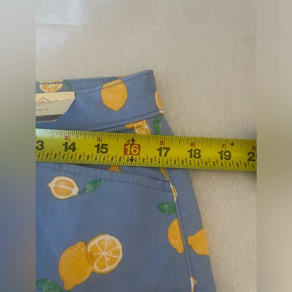 St. John’s Bay Women’s Mid Rise Short Size 10 5” Inseam Blue Lemons. New w tag - Picture 8 of 8